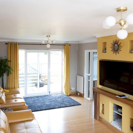 Pass The Keys Amazing 4 Bedroom Property- Hot Tub & Sea Views Scarborough Bagian luar foto