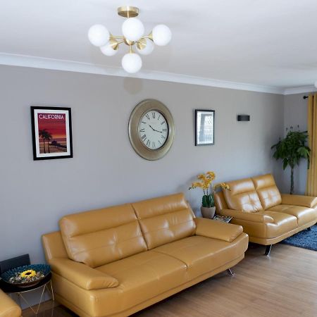 Pass The Keys Amazing 4 Bedroom Property- Hot Tub & Sea Views Scarborough Bagian luar foto