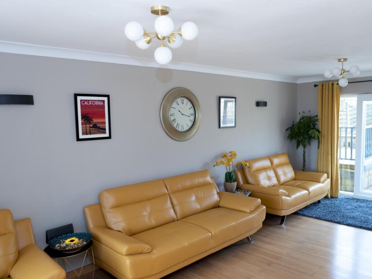 Pass The Keys Amazing 4 Bedroom Property- Hot Tub & Sea Views Scarborough Bagian luar foto