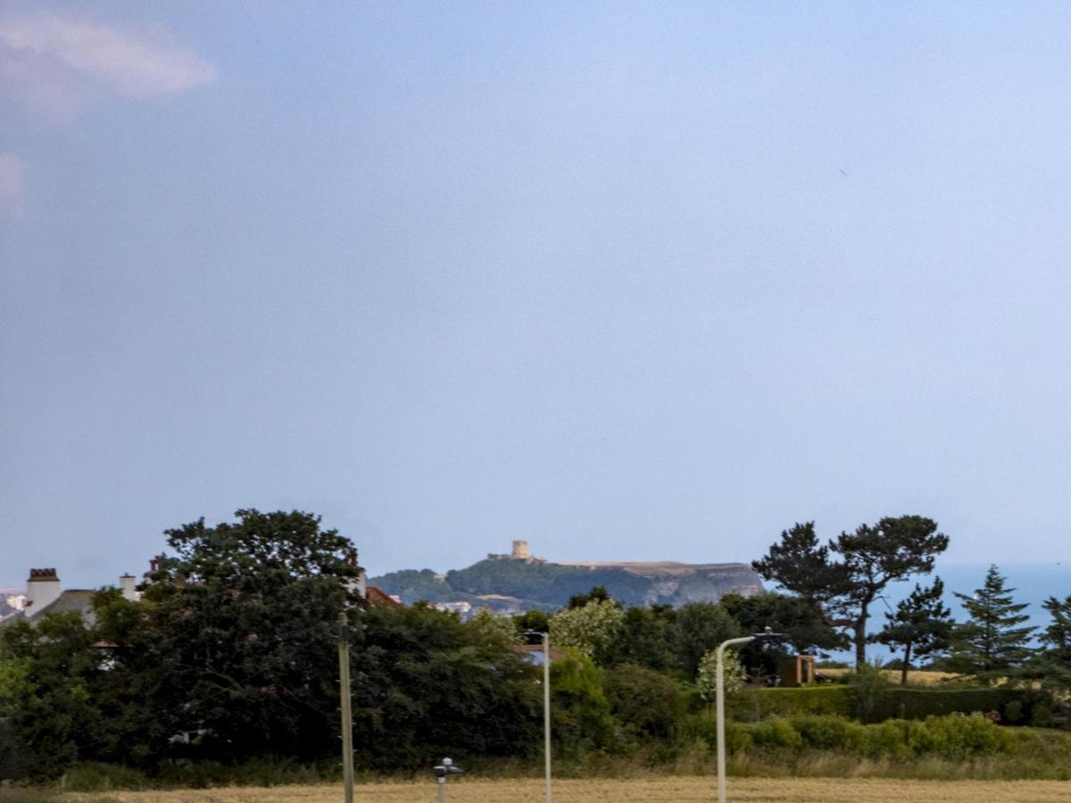Pass The Keys Amazing 4 Bedroom Property- Hot Tub & Sea Views Scarborough Bagian luar foto