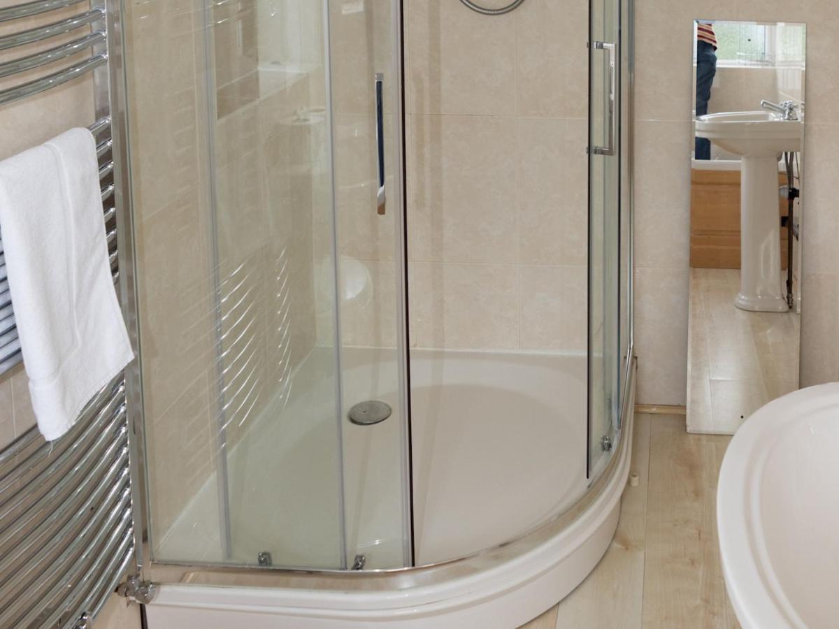Pass The Keys Amazing 4 Bedroom Property- Hot Tub & Sea Views Scarborough Bagian luar foto