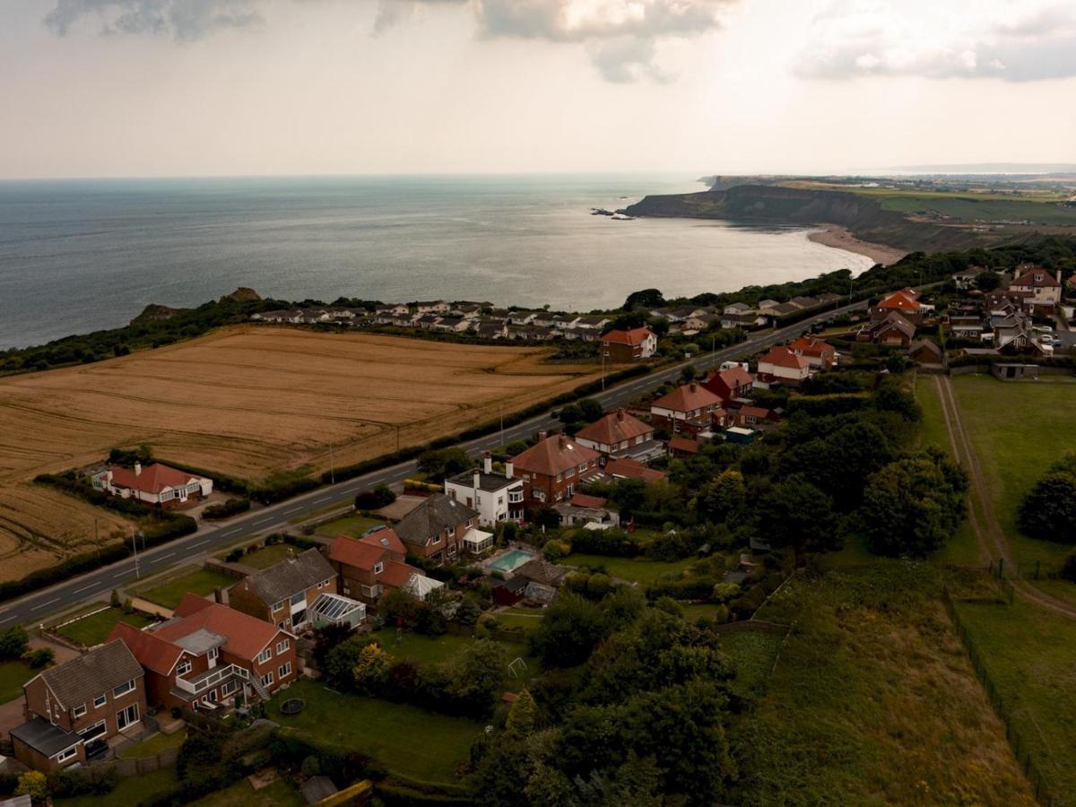 Pass The Keys Amazing 4 Bedroom Property- Hot Tub & Sea Views Scarborough Bagian luar foto