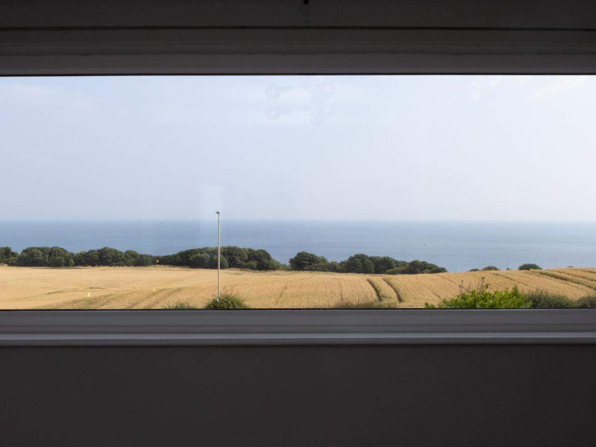 Pass The Keys Amazing 4 Bedroom Property- Hot Tub & Sea Views Scarborough Bagian luar foto